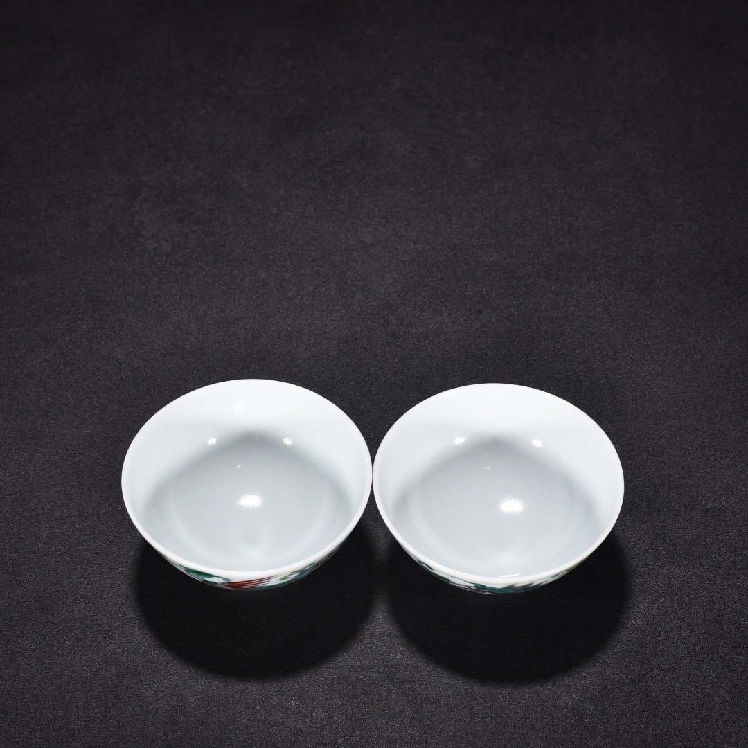 Qing Dynasty Yongzheng doucai dragon and phoenix pattern cup