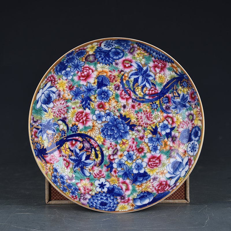 Qing Dynasty Yongzheng Enamel Ten Thousand Flowers Leaving