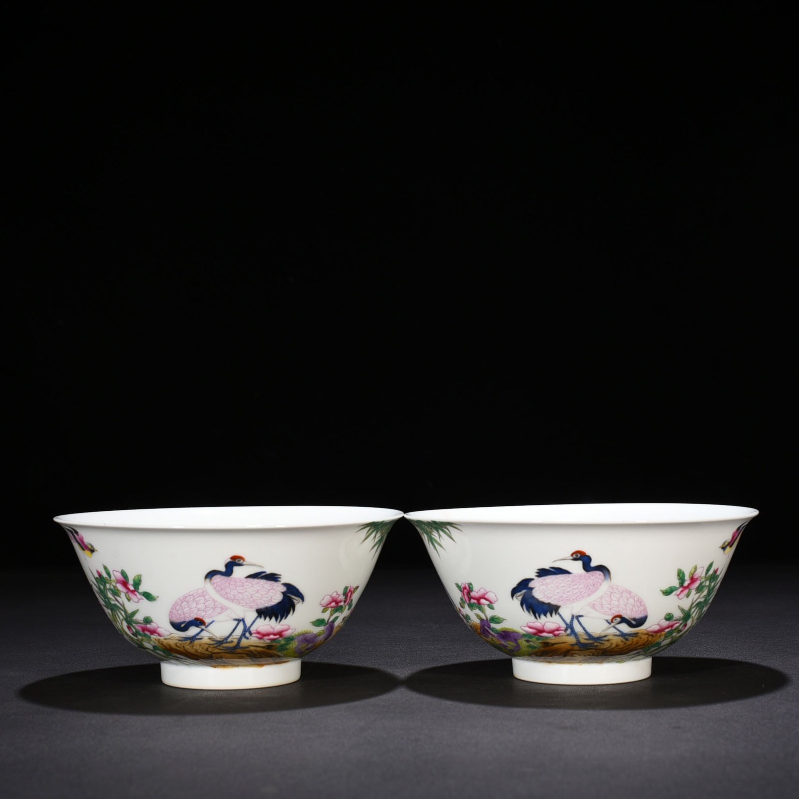 Qing Dynasty Yongzheng enamel bowl with crane flower