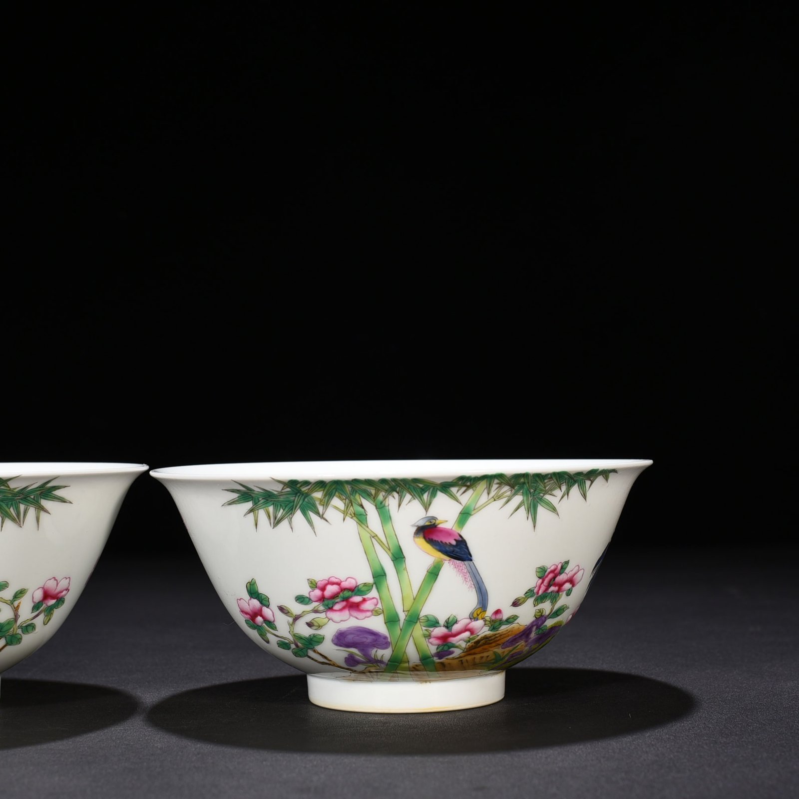 Qing Dynasty Yongzheng enamel bowl with crane flower
