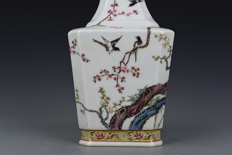 Qing Dynasty Yongzheng enamel magpie plum blossom square vase