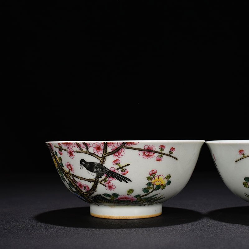 Qing Dynasty Yongzheng enamel magpie plum pattern bowl