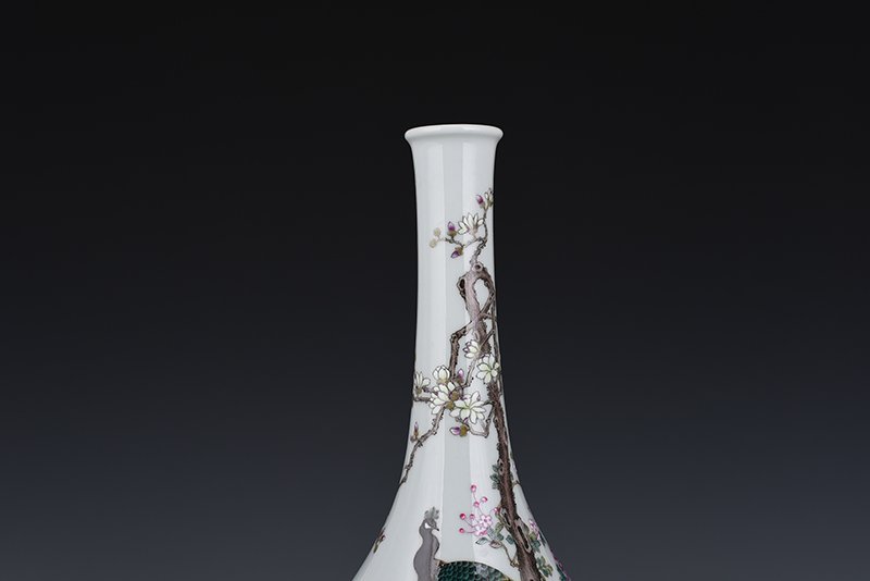 Qing Dynasty Yongzheng enamel peacock peony pattern bile vase