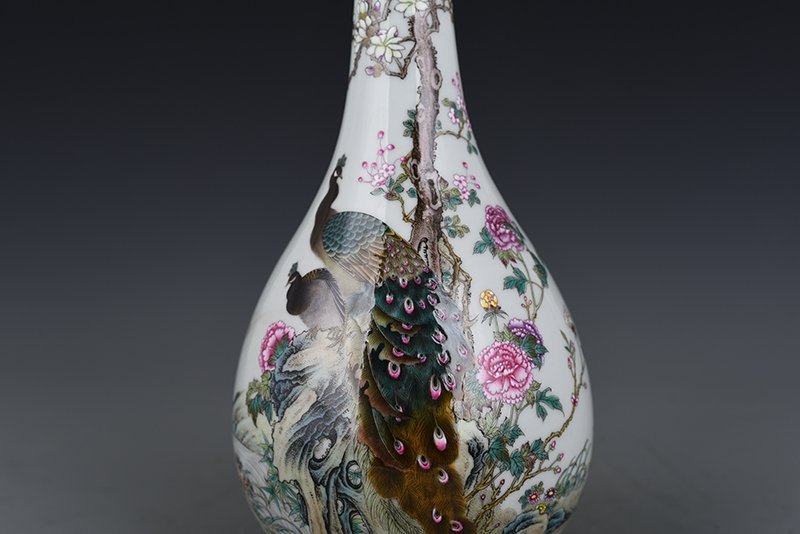 Qing Dynasty Yongzheng enamel peacock peony pattern bile vase