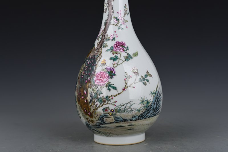 Qing Dynasty Yongzheng enamel peacock peony pattern bile vase