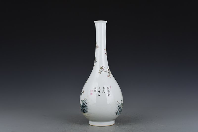 Qing Dynasty Yongzheng enamel peacock peony pattern bile vase