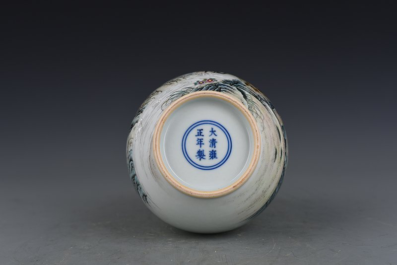 Qing Dynasty Yongzheng enamel peacock peony pattern bile vase