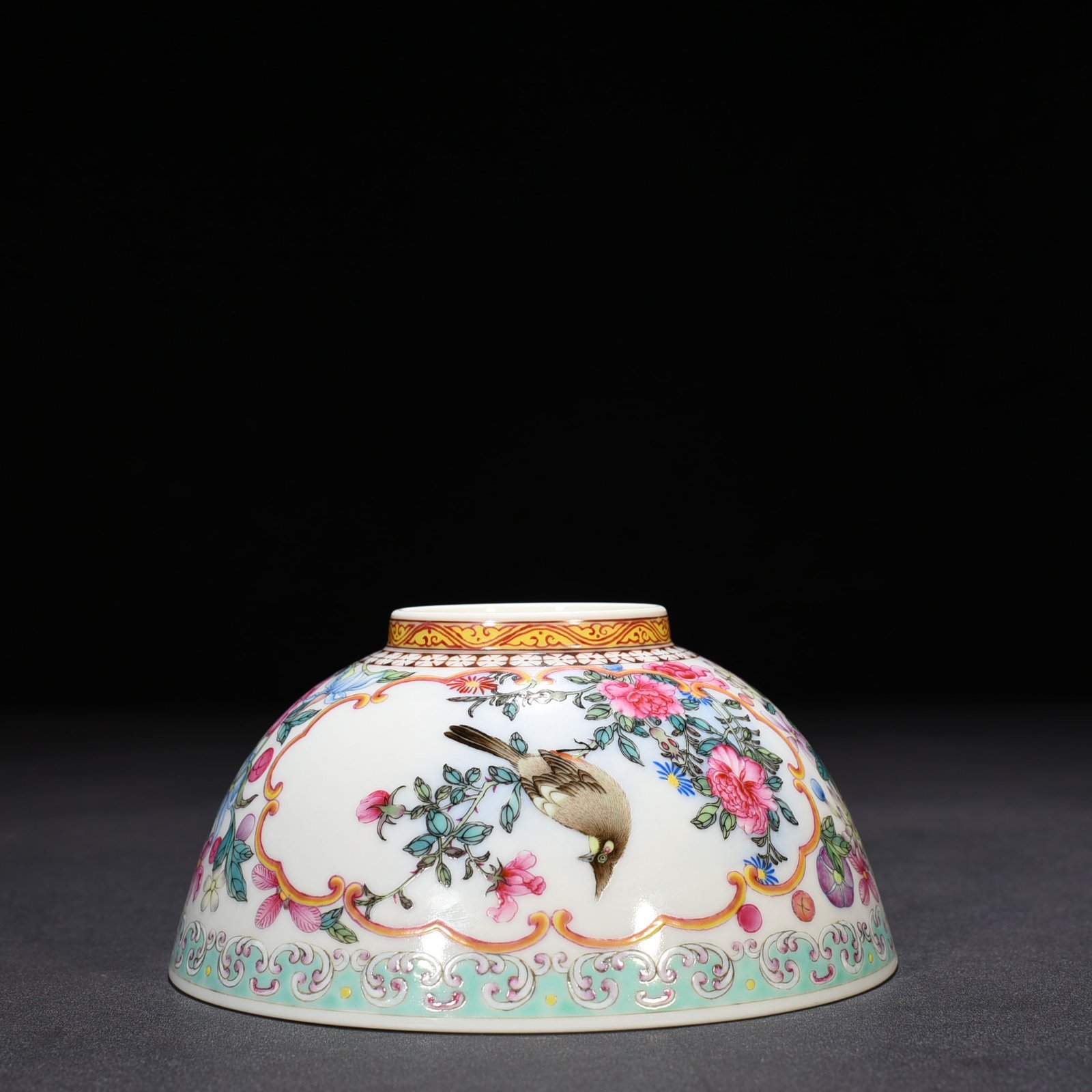 Qing Dynasty Yongzheng enamel windowed bowl with flower