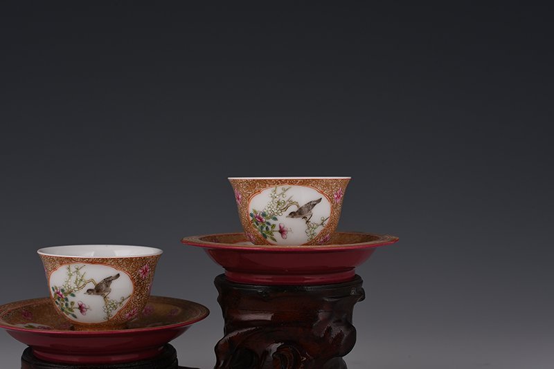 Qing Dynasty Yongzheng enamel color painted gold lamp holder with flower