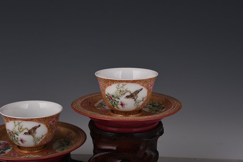 Qing Dynasty Yongzheng enamel color painted gold lamp holder with flower