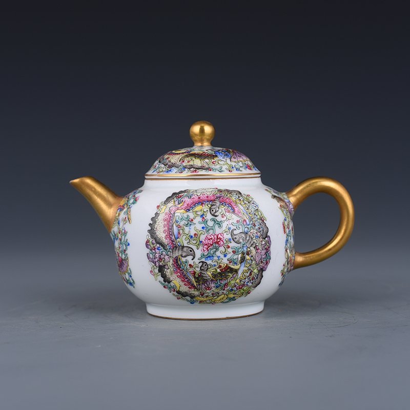 Qing Dynasty Yongzheng enamel color painted golden butterfly love flower pot
