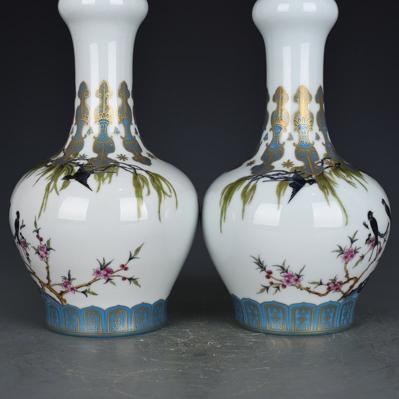 Qing Dynasty Yongzheng enamel apricot forest spring swallow pattern garlic vase
