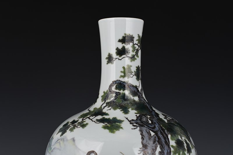 Qing Dynasty Yongzheng enamel pine and crane longevity celestial sphere vase