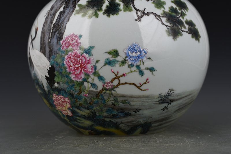 Qing Dynasty Yongzheng enamel pine and crane longevity celestial sphere vase