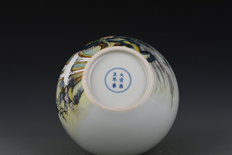 Qing Dynasty Yongzheng enamel pine and crane longevity celestial sphere vase