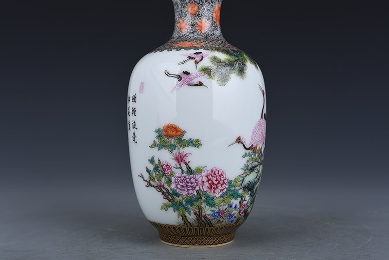 Qing Dynasty Yongzheng enamel color pine and crane longevity pattern vase