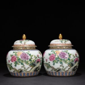 Qing Dynasty Yongzheng enamel general jar with peony flower pattern