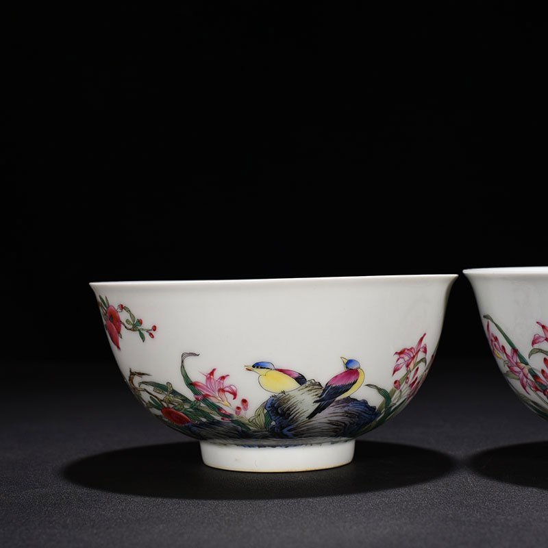 Qing Dynasty Yongzheng enamel bowl with fruit flower and bird patterns