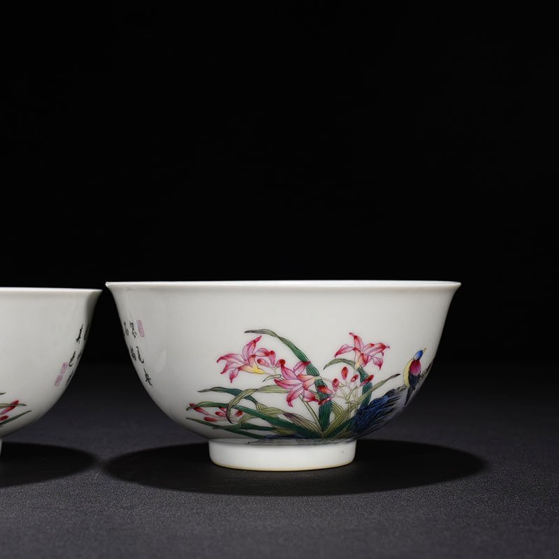 Qing Dynasty Yongzheng enamel bowl with fruit flower and bird patterns