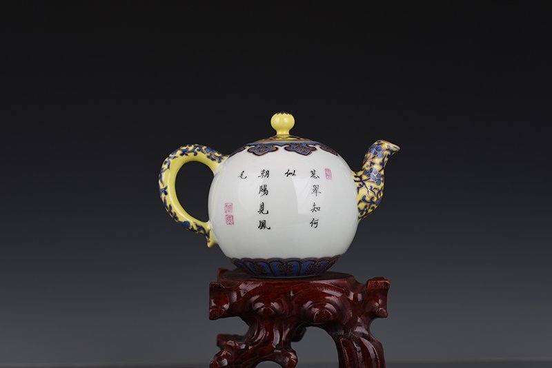 Qing Dynasty Yongzheng enamel flower and bird pot