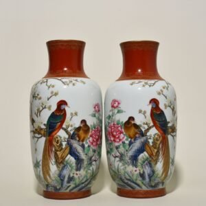 Qing Dynasty Yongzheng enamel flower and bird pattern vase