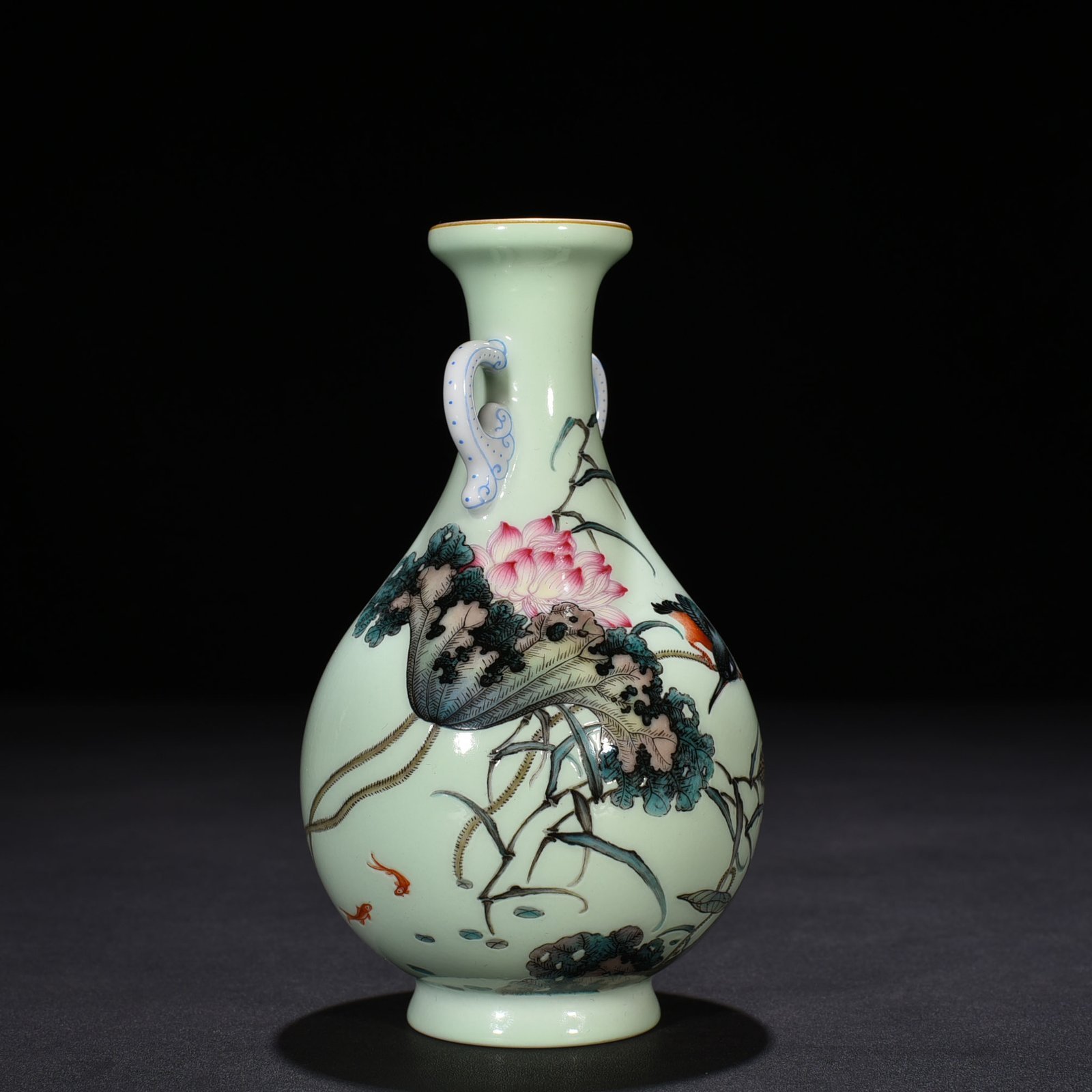 Qing Dynasty Yongzheng enamel lotus pond kingfisher pattern amphorae