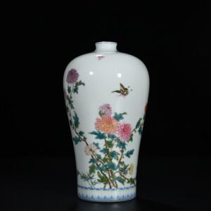 Qing Dynasty Yongzheng enamel chrysanthemum flower pattern plum vase
