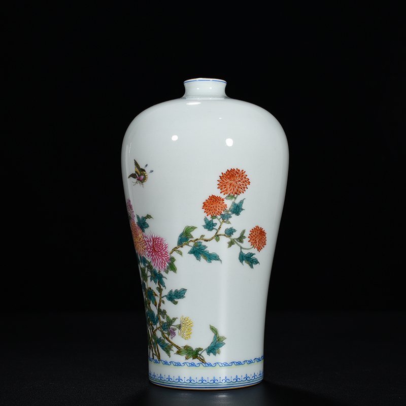 Qing Dynasty Yongzheng enamel chrysanthemum flower pattern plum vase