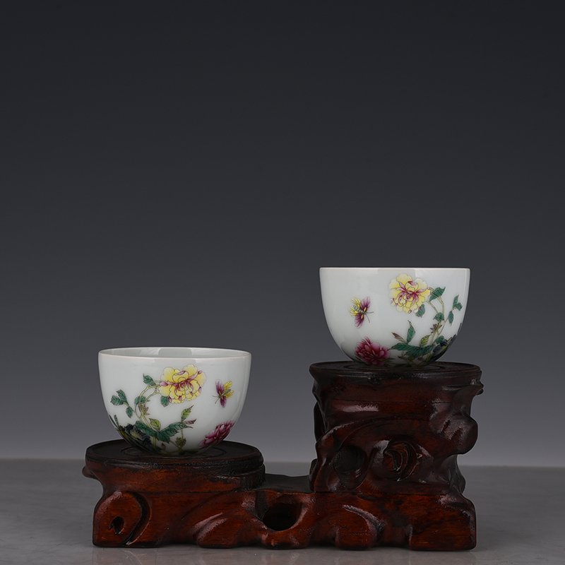 Qing Dynasty Yongzheng enamel butterfly love pattern lying foot cup