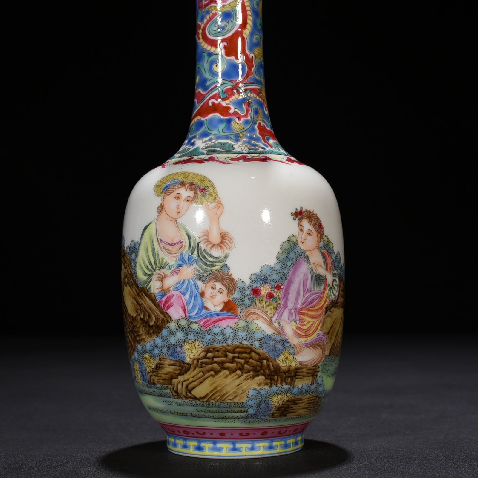 Qing Dynasty Yongzheng enamel vase with Western figure pattern