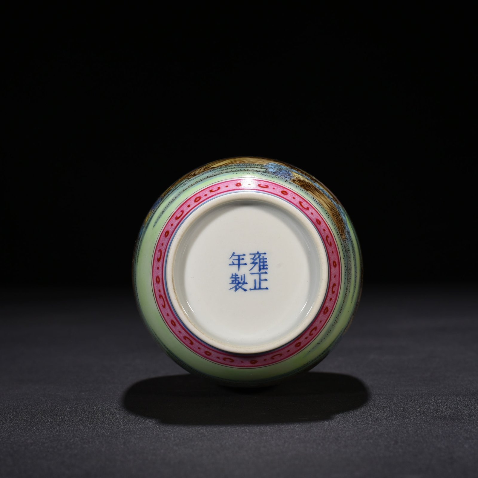 Qing Dynasty Yongzheng enamel vase with Western figure pattern