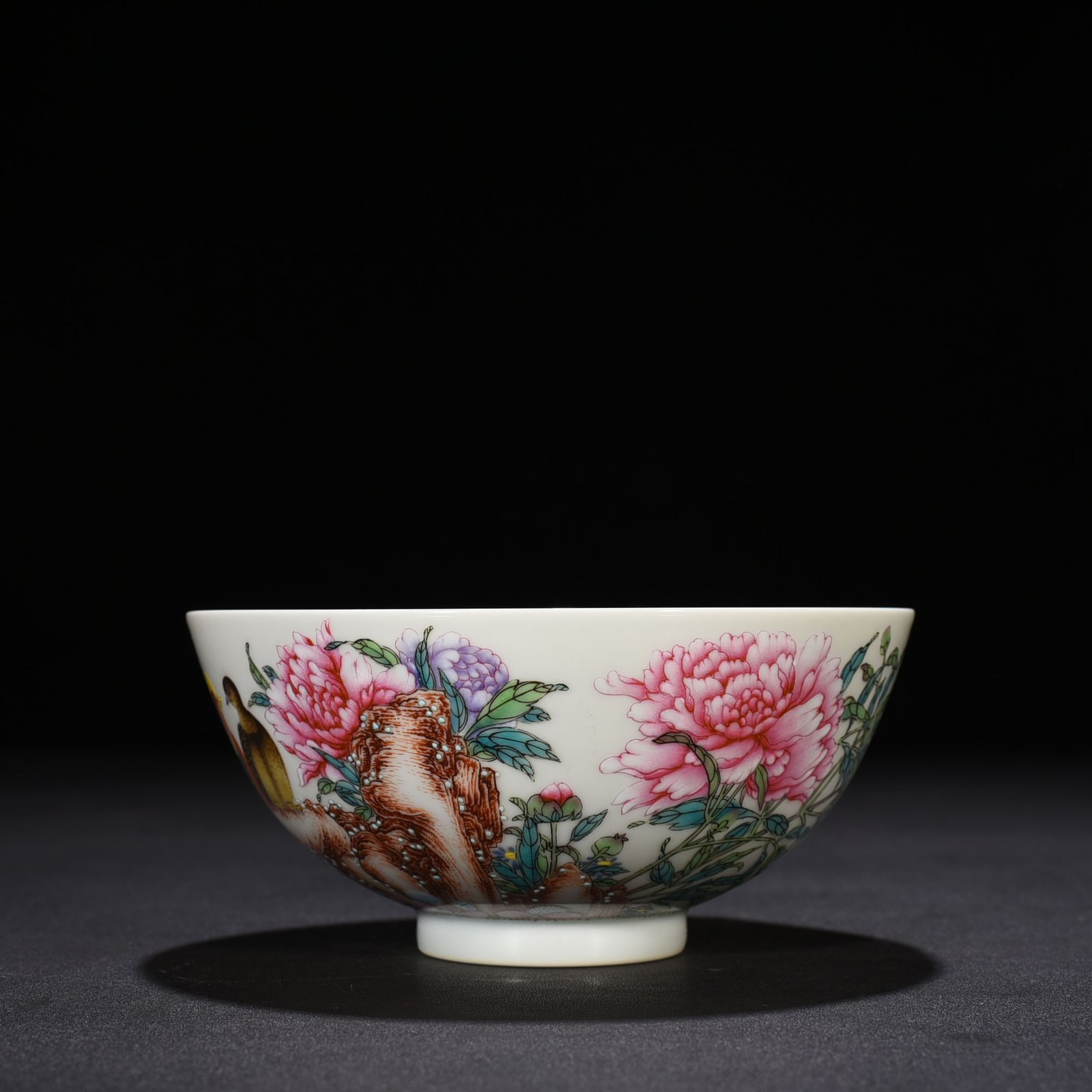 Qing Dynsaty Yongzheng enamel golden pheasant and peony pattern bowl