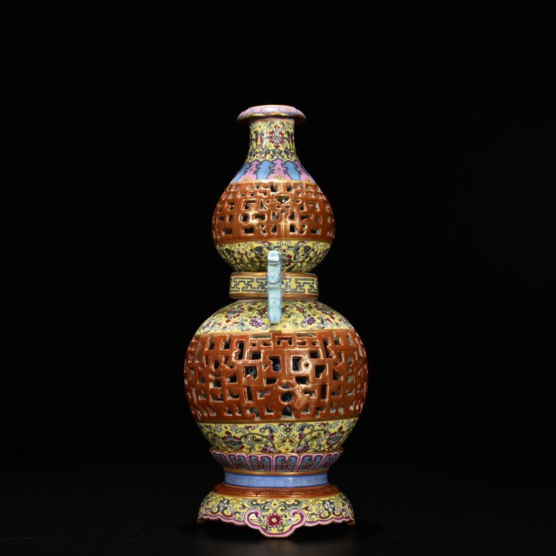 Qing Dyansty Yongzheng Enamel Hollow Gourd Vase