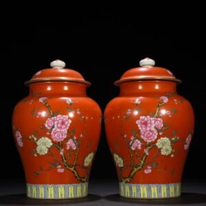 Qing Dynasty Yongzheng period alum red ground pastel flower butterfly and peach pattern general jar