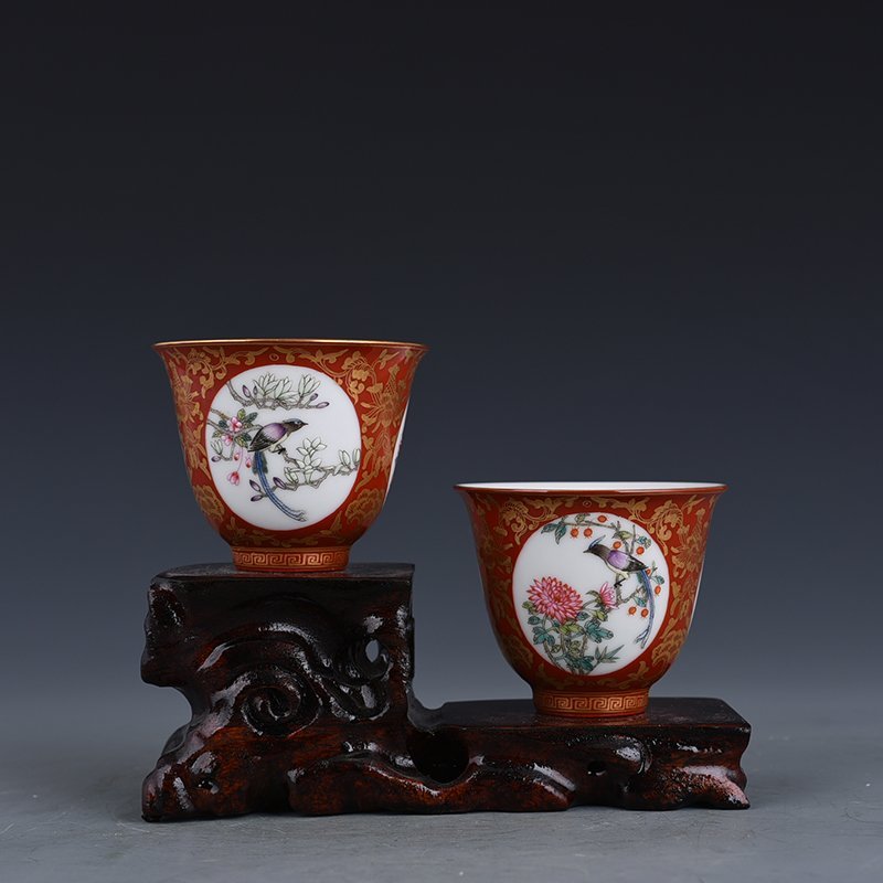 Qing Dynasty Yongzheng alum red gold consecrated flower and bird cup