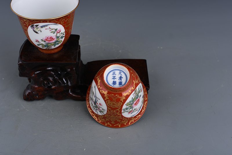 Qing Dynasty Yongzheng alum red gold consecrated flower and bird cup