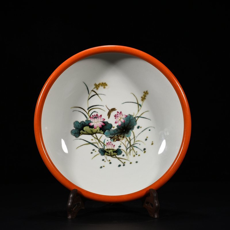 Qing Dynasty Yongzheng Aluminum Red Painted Gold Pastel Lotus Pattern Brush Wash