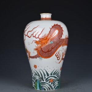 Qing Dynasty Yongzheng alum red sea dragon pattern plum vase