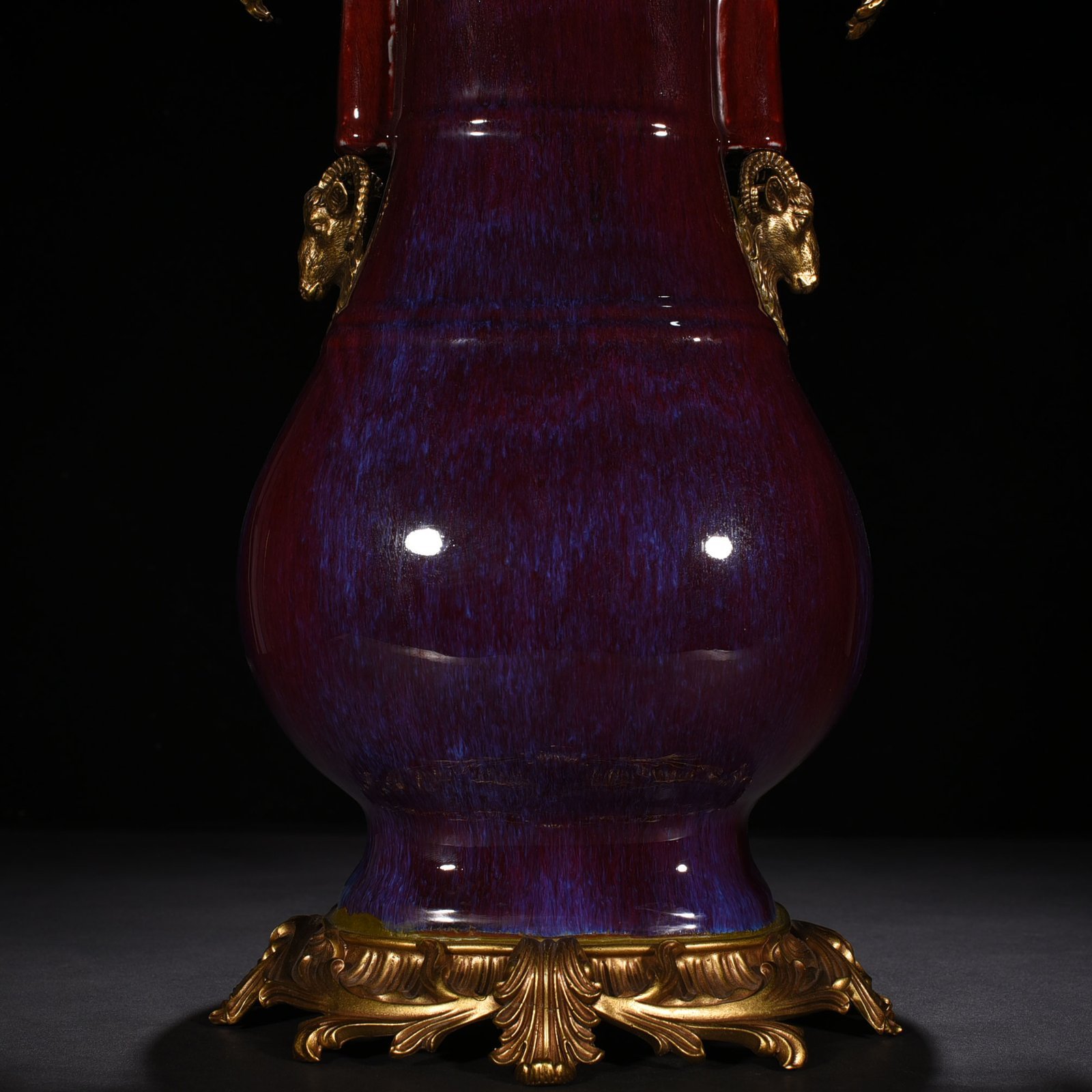 Qing Dynasty Yongzheng Festival Red Kiln Transformed Ear Vase