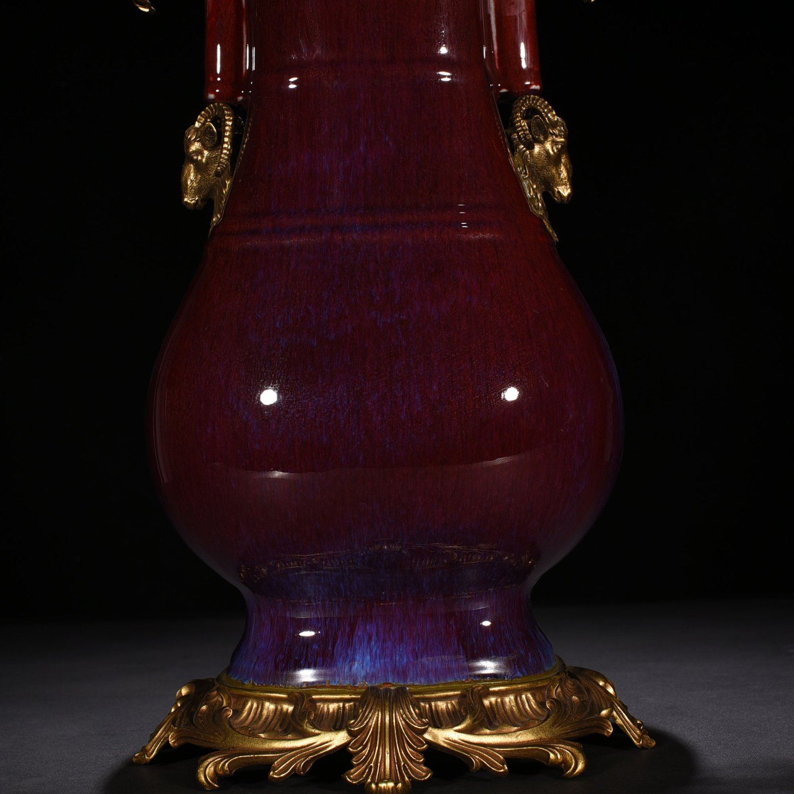 Qing Dynasty Yongzheng Festival Red Kiln Transformed Ear Vase