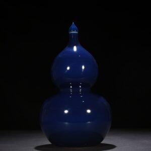 Qing Dynsaty Yongzheng Festival blue-glazed gourd vase