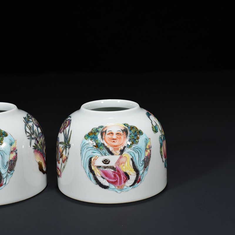 Qing Dynasty Yongzheng pastel bowl with gentle figures and flowers