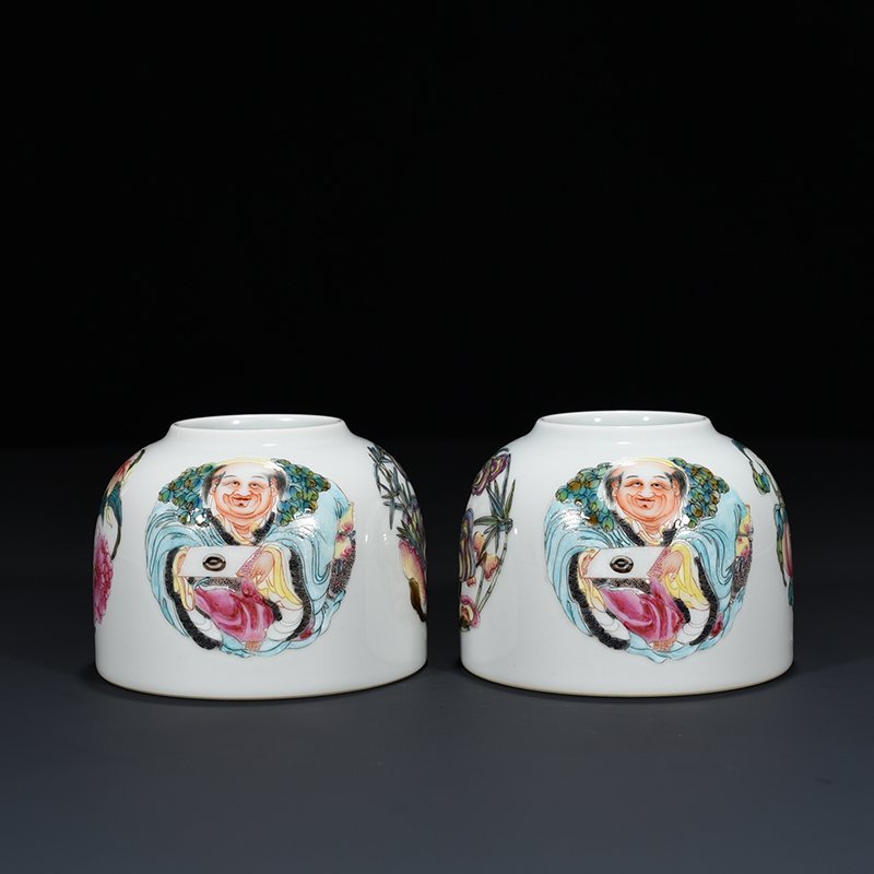 Qing Dynasty Yongzheng pastel bowl with gentle figures and flowers