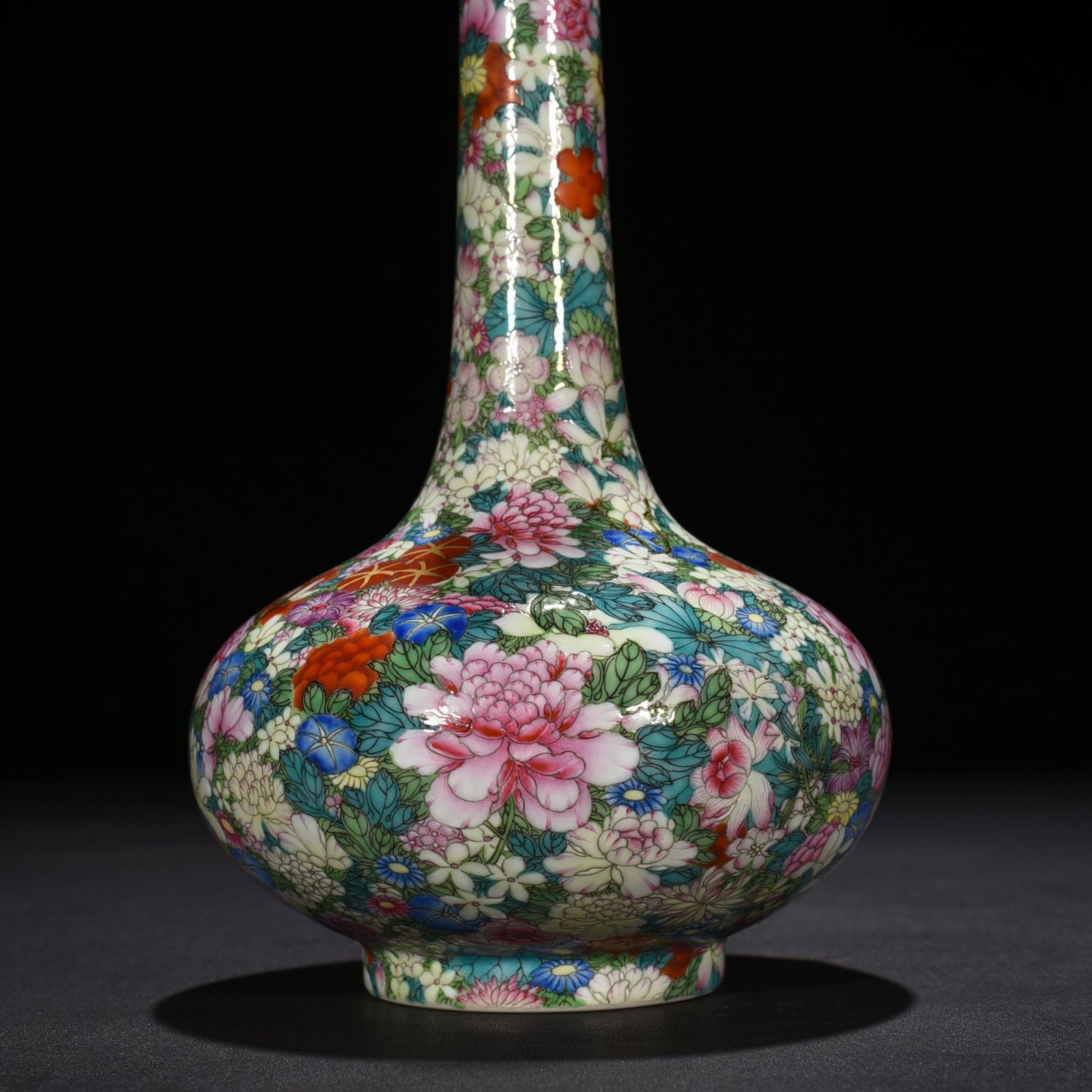 Qing Dynasty Yongzheng famille rose flask