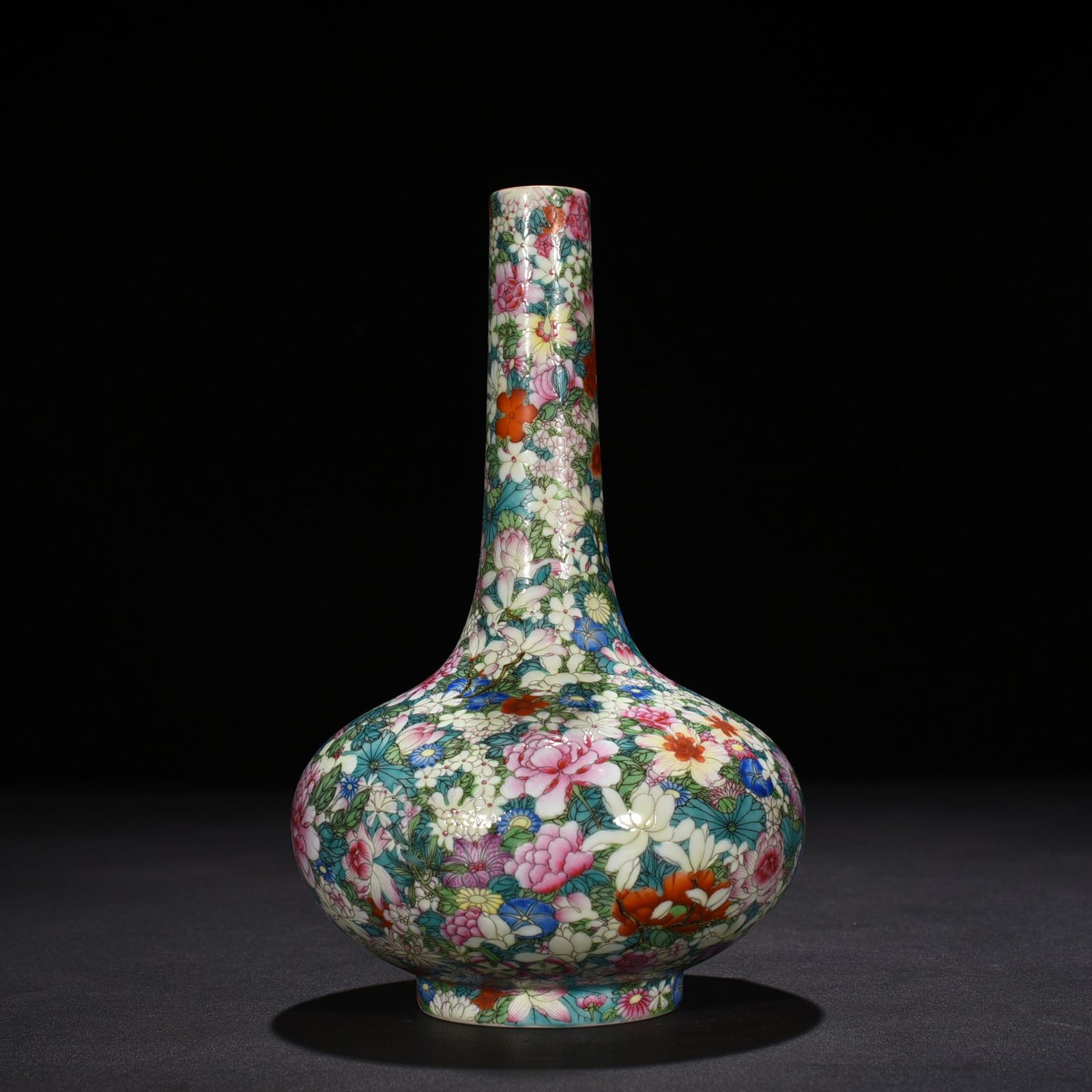 Qing Dynasty Yongzheng famille rose flask
