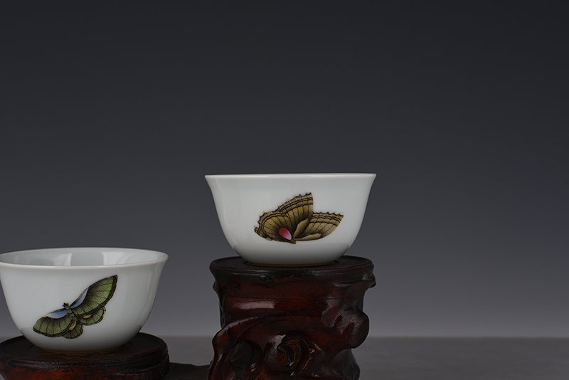 Qing Dyansty Yongzheng Pastel Three Autumn Butterfly Cup