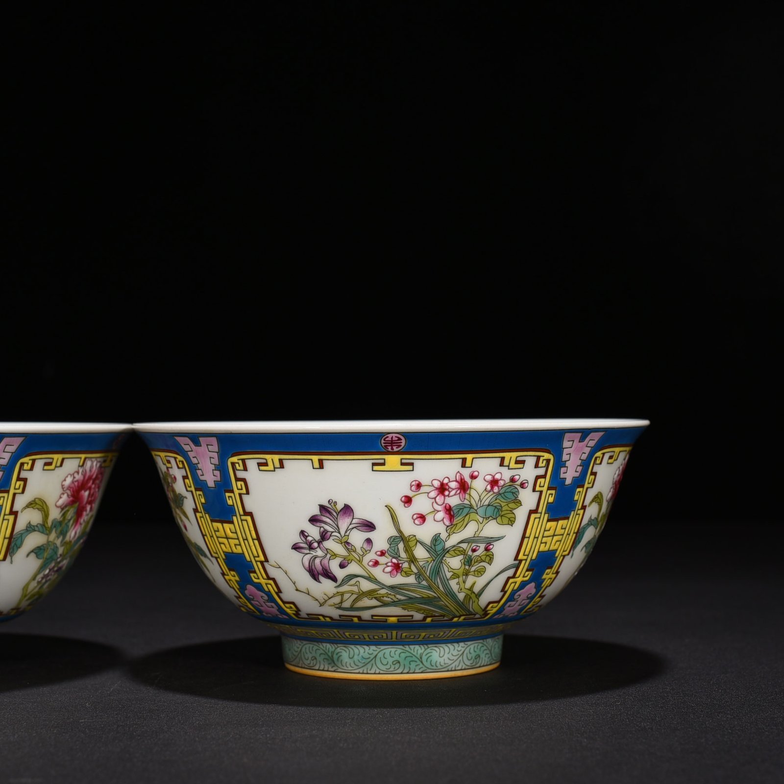 Qing Dynasty Yongzheng pastel four seasons flower pattern bowl