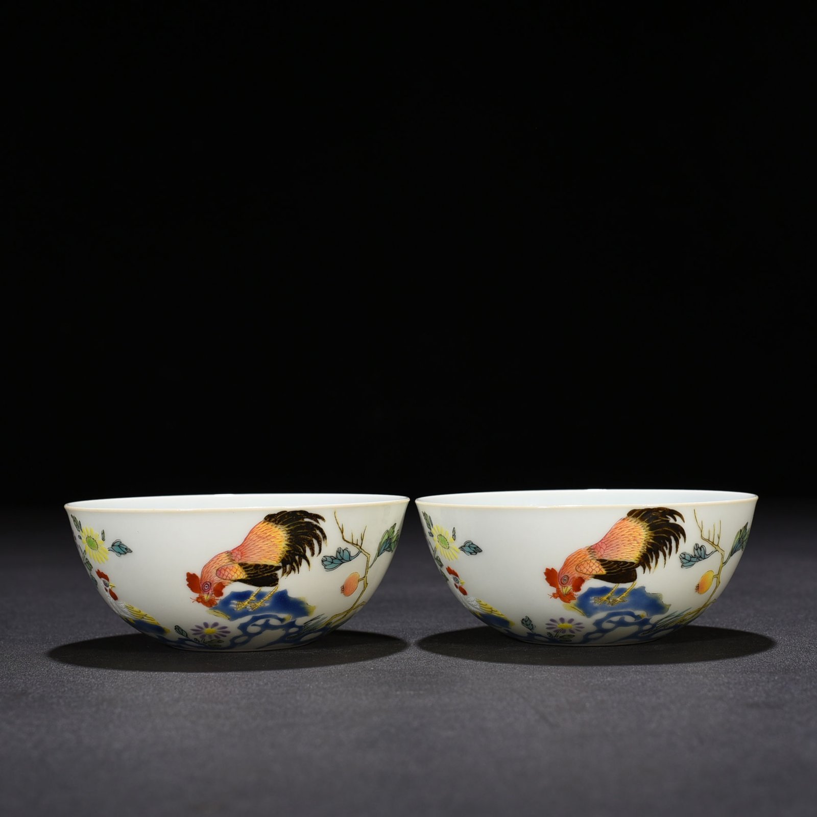 Qing Dynasty Yongzheng pastel Daji picture big chicken flower pattern lying foot cup