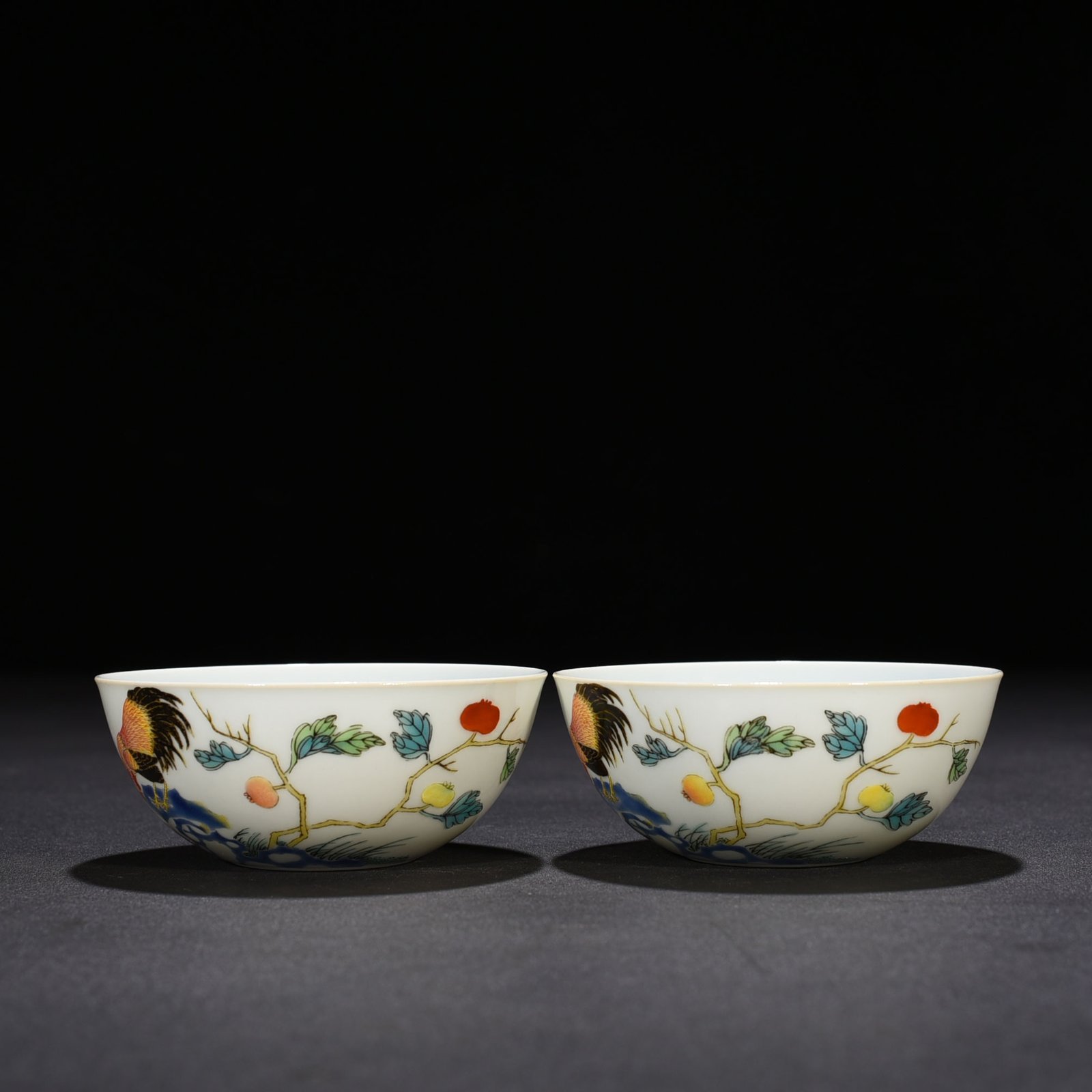Qing Dynasty Yongzheng pastel Daji picture big chicken flower pattern lying foot cup
