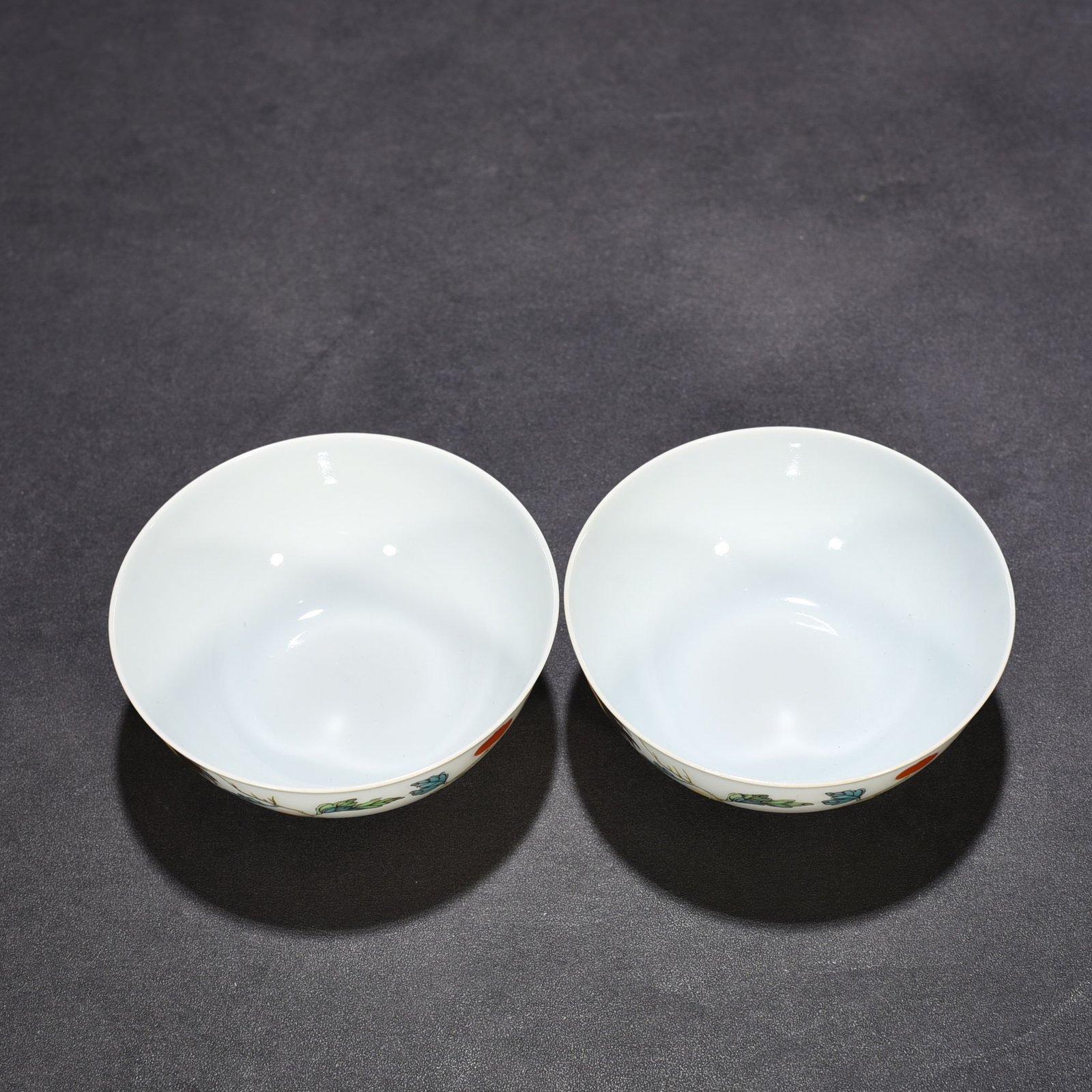 Qing Dynasty Yongzheng pastel Daji picture big chicken flower pattern lying foot cup
